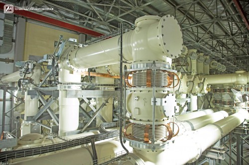 Gas-Insulated Switchgear (GIS) 500/220 kV